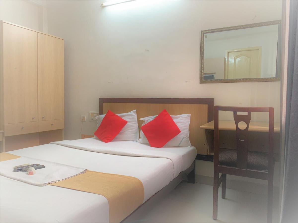 Hotel Half Moon Chennai Exterior foto